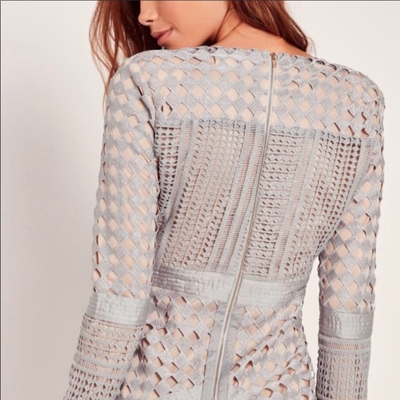 SOLD. BRAND NEW MISSGUIDED Lace Body-Con Dress - Picture 3 of 6